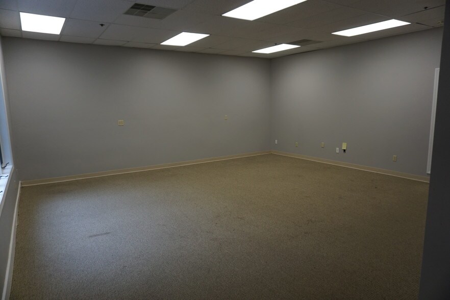 More Photos Of 31 Schoosett St, Pembroke Office For Lease