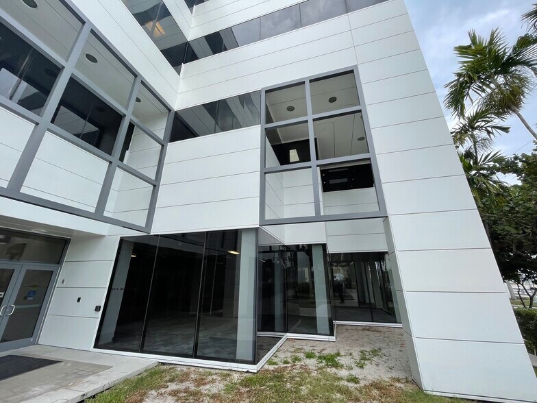 More Photos Of 1799 SE 17th St, Fort Lauderdale Medical For Sale
