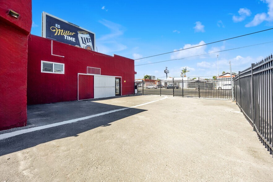 More Photos Of 1418 E Pacific Coast Hwy, Wilmington Office For Lease