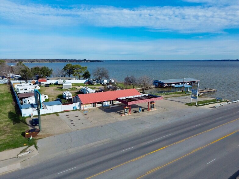 Primary Photo Of 1106 E Cedar Creek Pky, Seven Points Service Station For Sale