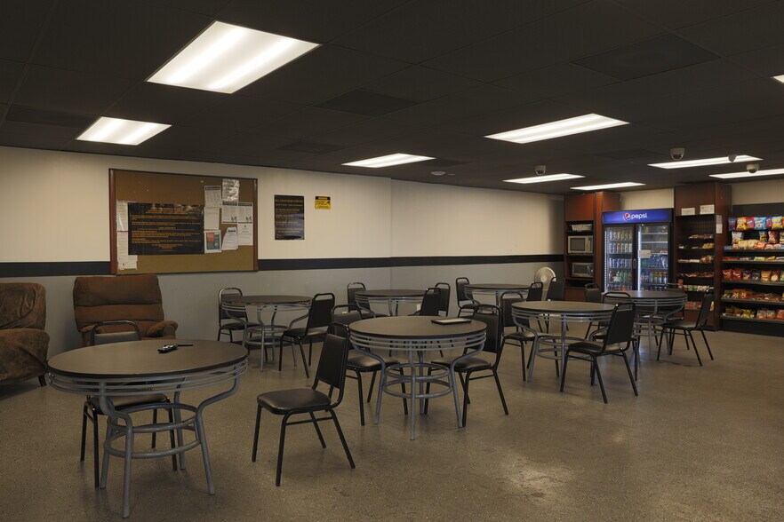 More Photos Of 4990 Paradise Rd, Las Vegas Service Station For Lease