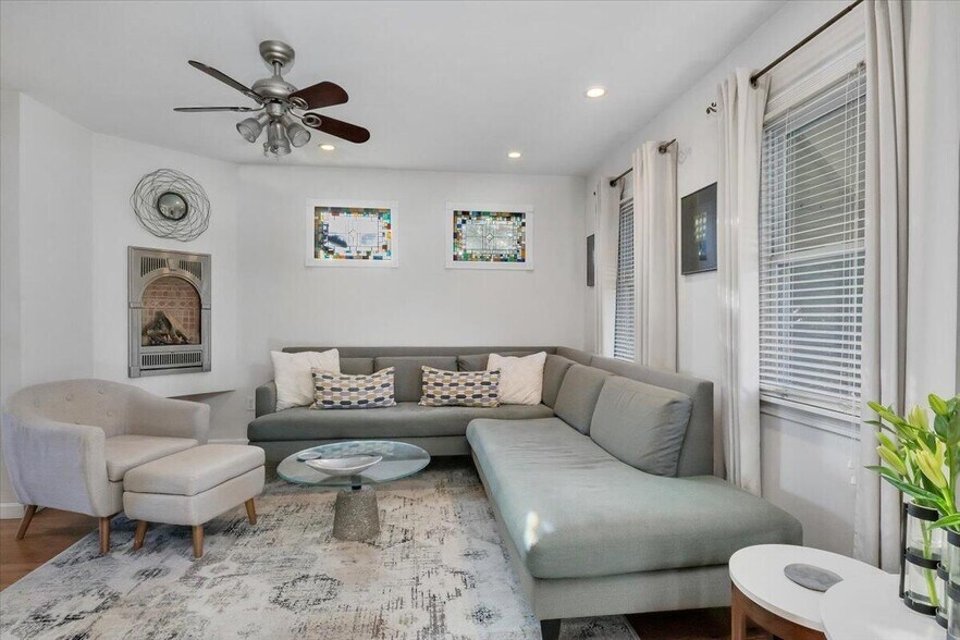 More Photos Of 139 A Bradford St, Provincetown Storefront Retail Residential For Sale