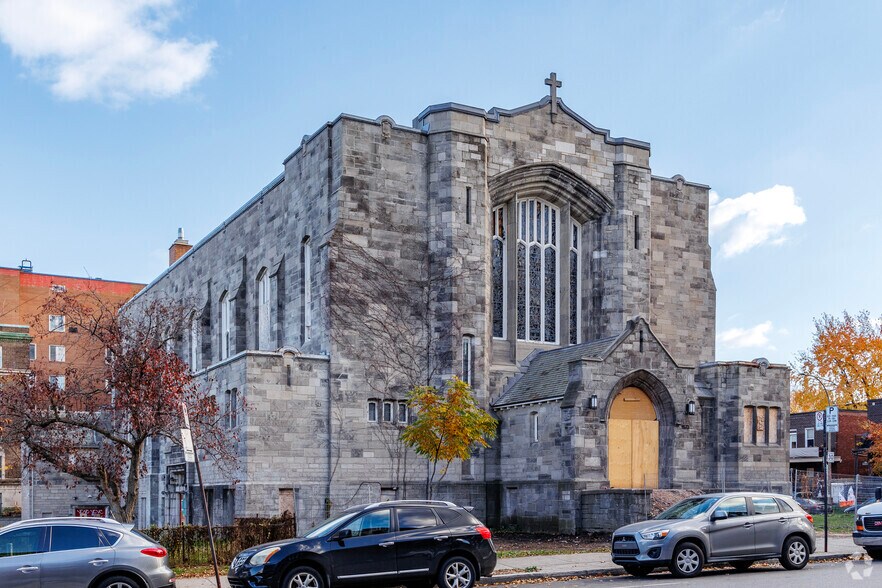 Primary Photo Of 5220 Rue Sherbrooke O, Montréal Religious Facility For Sale