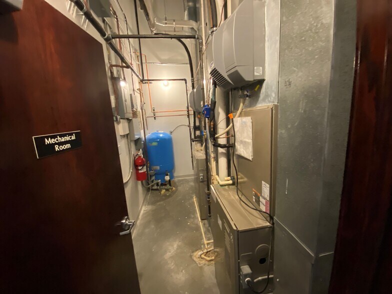 More Photos Of 5835 Shugart Ln, Traverse City Manufacturing For Lease