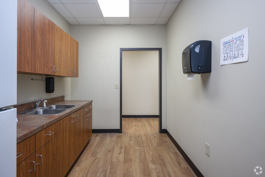 More Photos Of 211 Pine Rd, Easley Warehouse For Sale