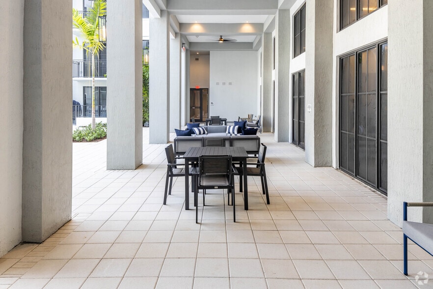 More Photos Of 1711 N University Dr, Plantation Coworking Space