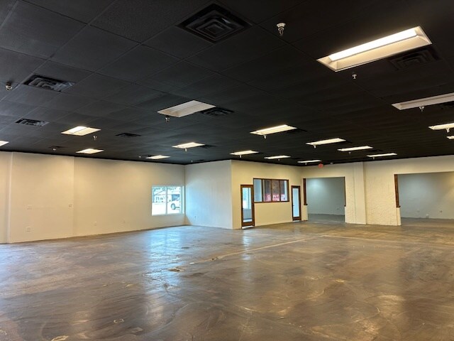 More Photos Of 6500 N Lamar Blvd, Austin General Retail For Lease