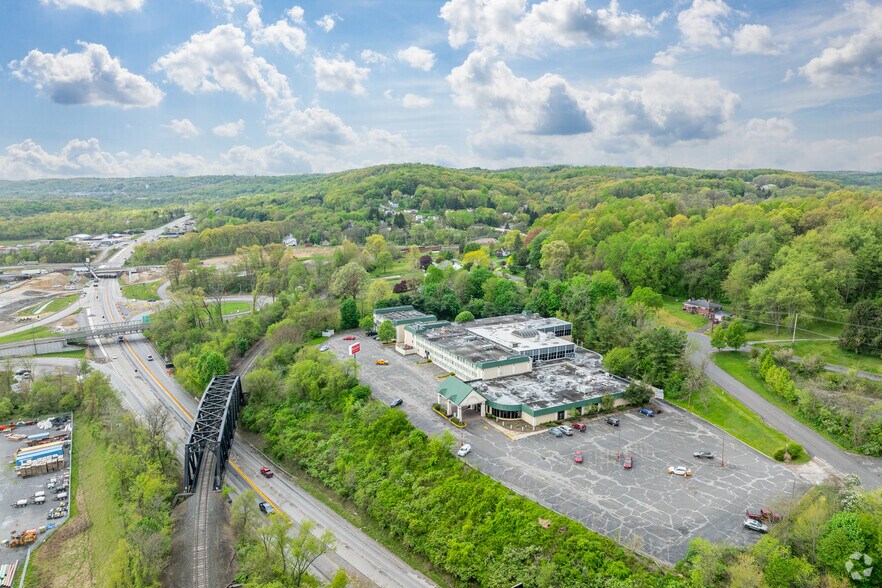 More Photos Of 7195 Eastwood Dr, Beaver Falls Hotel For Sale