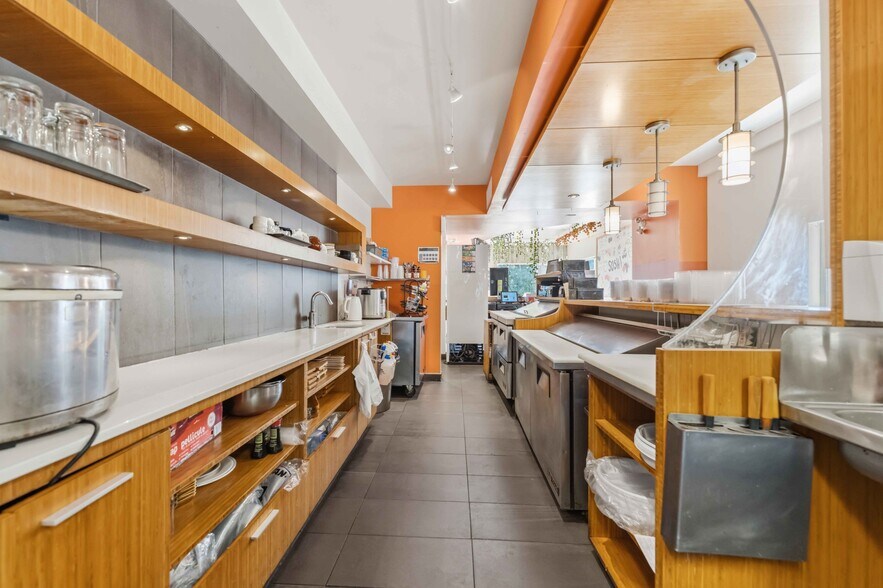 More Photos Of 266 Preston St, Ottawa Storefront Retail Office For Sale