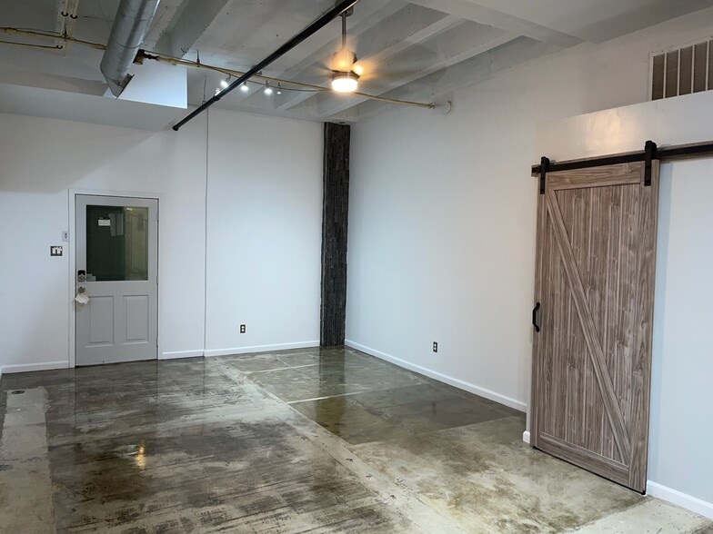 More Photos Of 555 Whitehall St SW, Atlanta Distribution For Lease