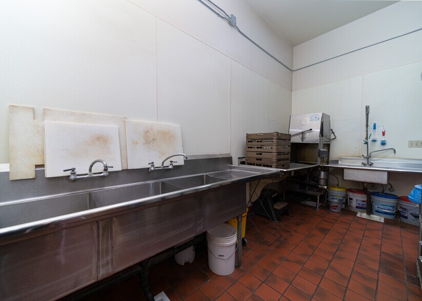 More Photos Of 796 W Evan Hewes, El Centro Restaurant For Sale