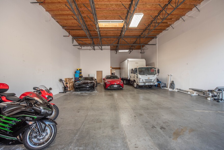 More Photos Of 1678-1692 Ord Way, Oceanside Warehouse For Lease