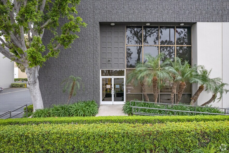 More Photos Of 15551-15561 Del Amo Ave, Tustin Warehouse For Lease