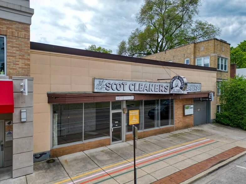 More Photos Of 3012 Central St, Evanston Storefront For Sale