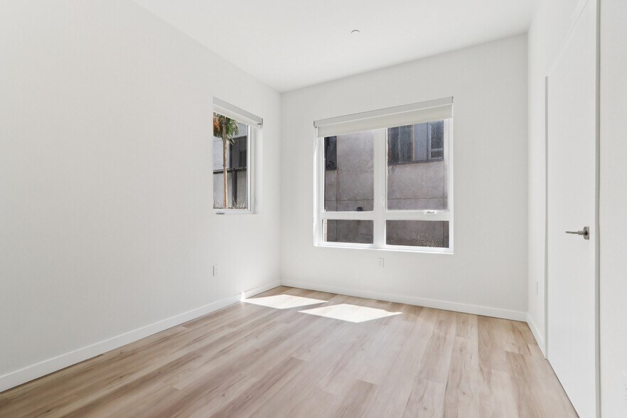 More Photos Of 9900 Venice Blvd, Culver City Apartments For Lease