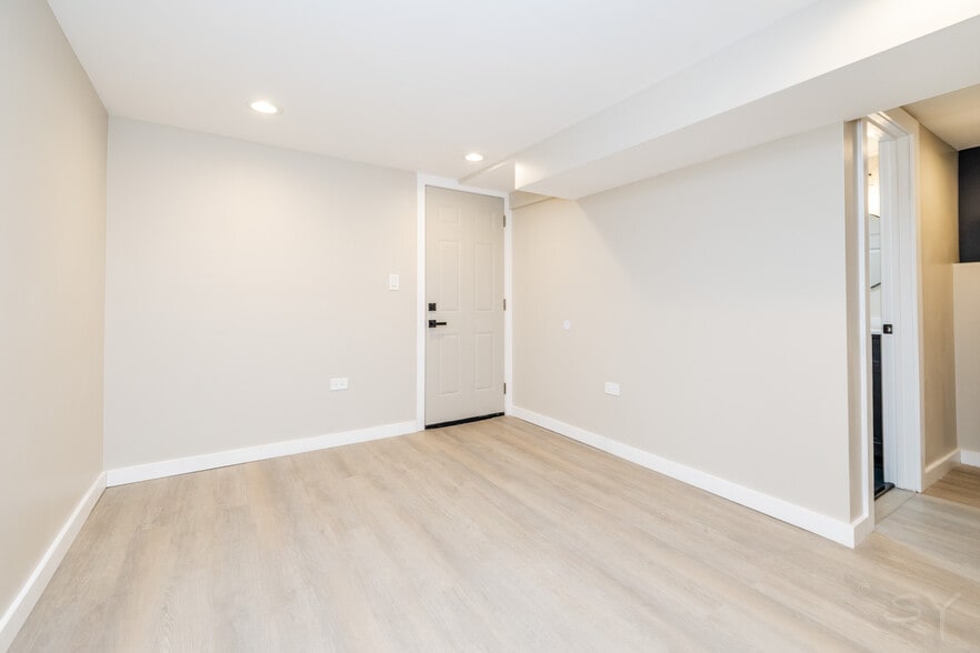 More Photos Of 6129 N Ravenswood Ave, Chicago Multifamily For Sale