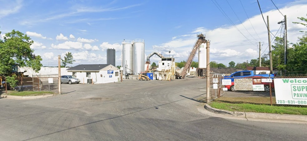 Primary Photo Of 8747 Vulcan Ln, Manassas Cement Gravel Plant For Lease