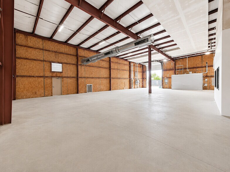 More Photos Of 3508 Wellsite Dr, Norman Distribution For Sale
