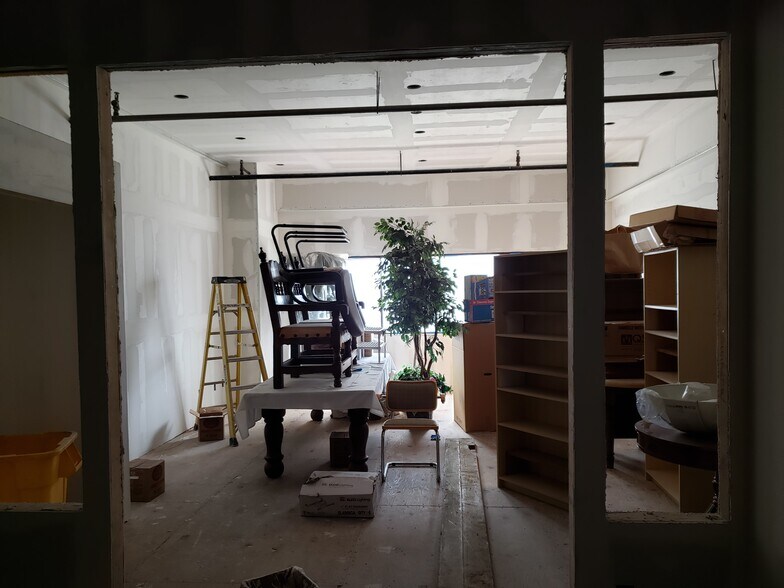More Photos Of 20 S Linden Ave, South San Francisco Warehouse For Lease