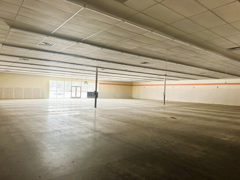 More Photos Of 30065 Highway 17, Millry Freestanding For Sale