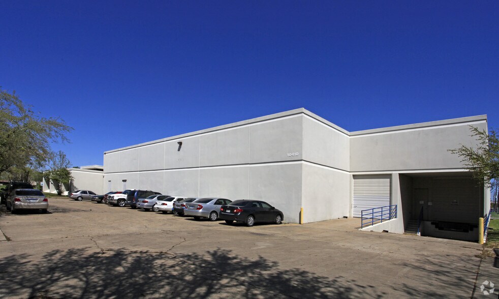 More Photos Of 10410 Corporate Dr, Sugar Land Research And Development For Lease