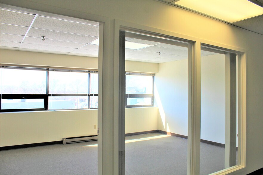 More Photos Of 30-39 Blackburn Ctr, Gloucester Warehouse For Lease