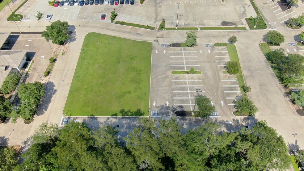 More Photos Of 9420 College Park Dr, The Woodlands Unknown For Lease