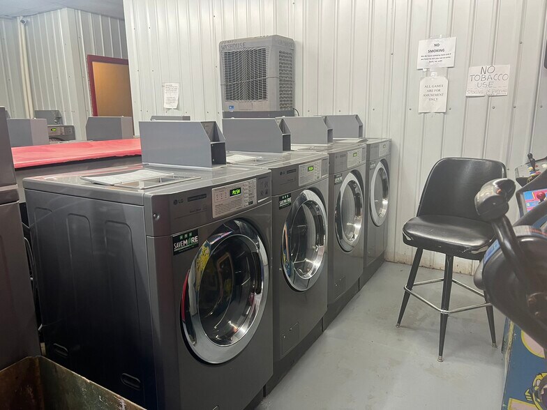 More Photos Of 285 Head Dr, Cleveland General Retail For Sale