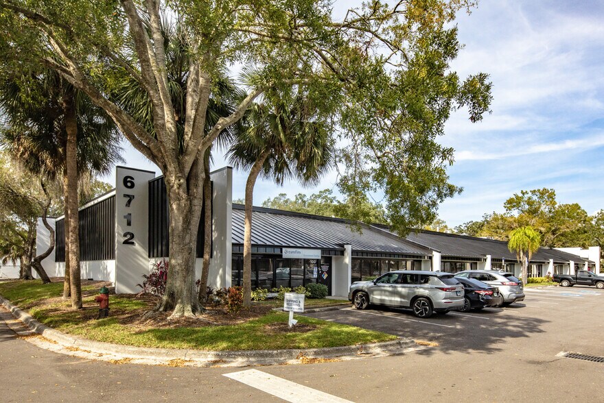More Photos Of 6706 Benjamin Rd, Tampa Unknown For Lease