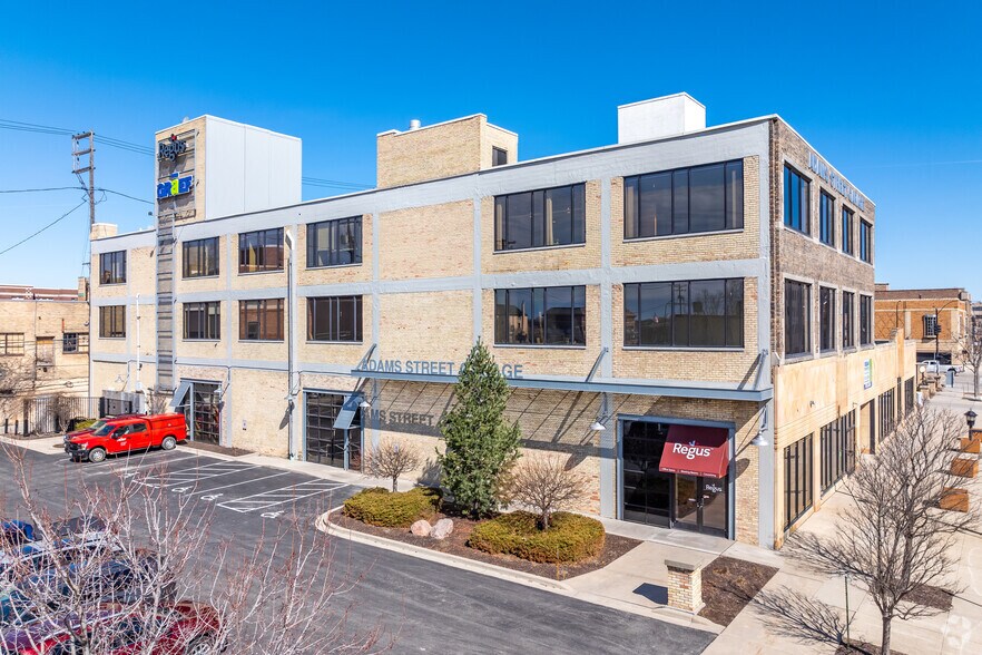 More Photos Of 118 S Adams St, Green Bay Coworking Space