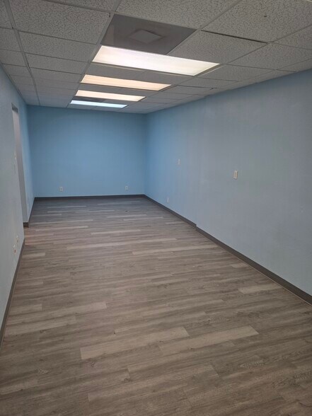 More Photos Of 8201-8207 Roughrider Dr, Windcrest Office For Lease