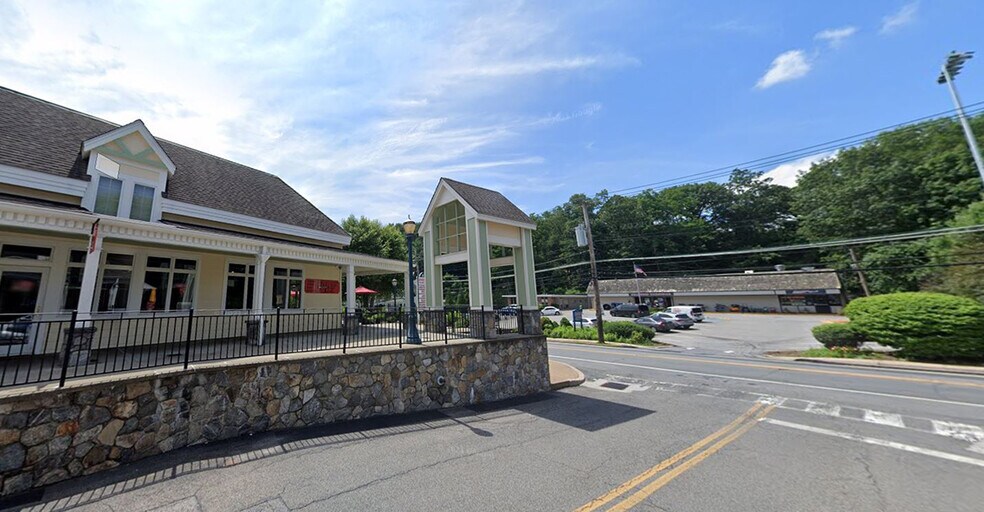 More Photos Of 238 Saw Mill River Rd, Millwood General Retail For Lease