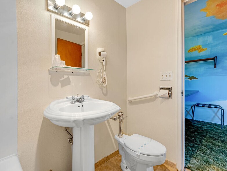 More Photos Of 609 E 1st Ave, Odessa Hospitality For Sale