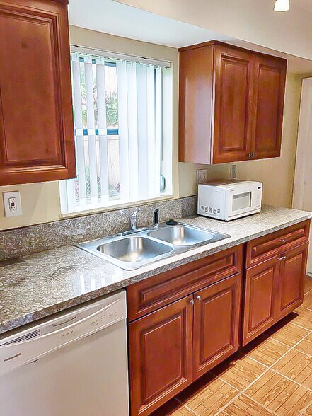 More Photos Of 4103 Riverside Dr, Coral Springs Apartments For Sale