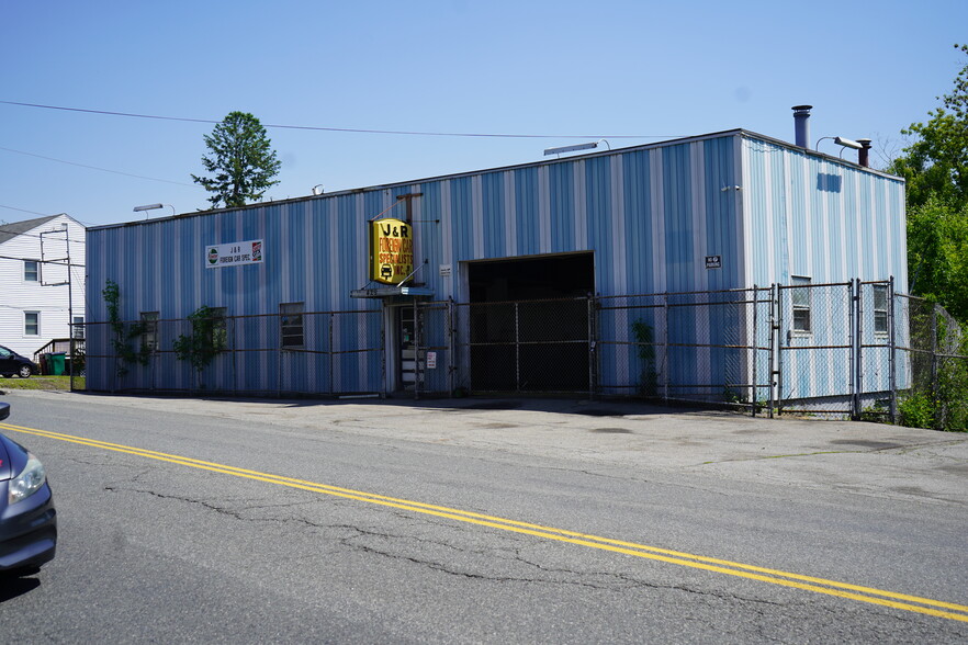 More Photos Of 429 Riverside St, Lowell Auto Repair For Sale