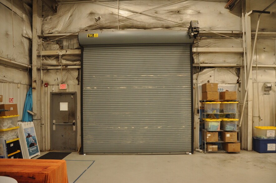 More Photos Of 917 Commerce Cir, Hanahan Warehouse For Lease