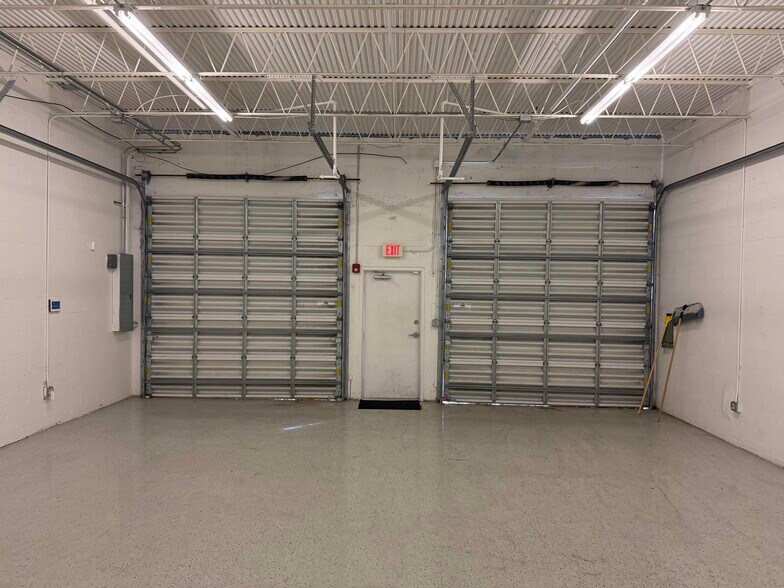 More Photos Of 2701 NE 4th Ave, Pompano Beach Warehouse For Lease