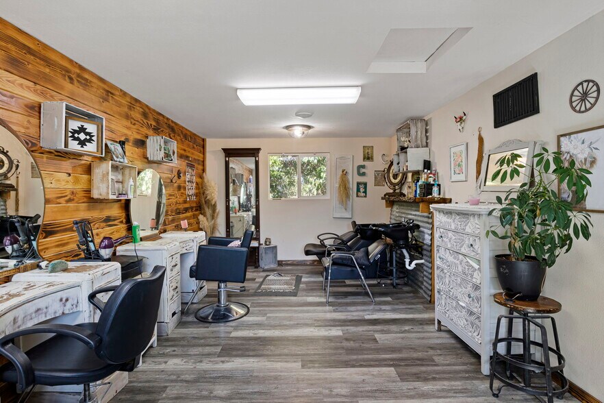 More Photos Of 92 NW Glenhart Ave, Winston Freestanding For Sale