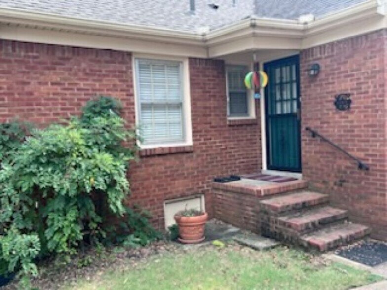 More Photos Of 3646 Walnut Grove Rd, Memphis Apartments For Sale