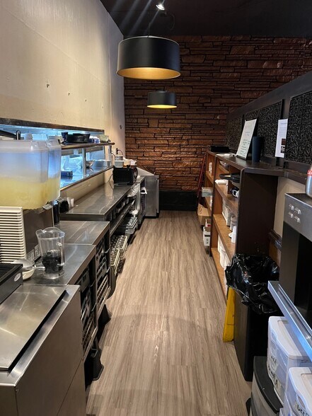 More Photos Of 217 N Elder St, Moses Lake Restaurant For Sale