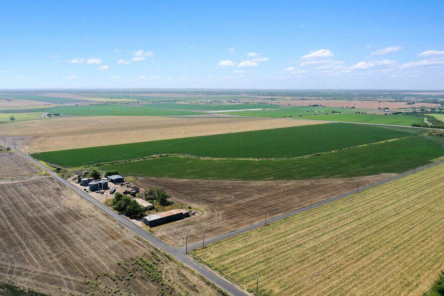 More Photos Of CR 5715, Natalia Land For Sale