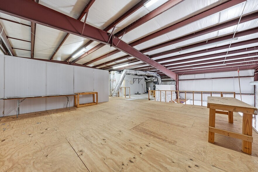 More Photos Of 605 N County Road 393, Santa Rosa Beach Light Manufacturing For Lease