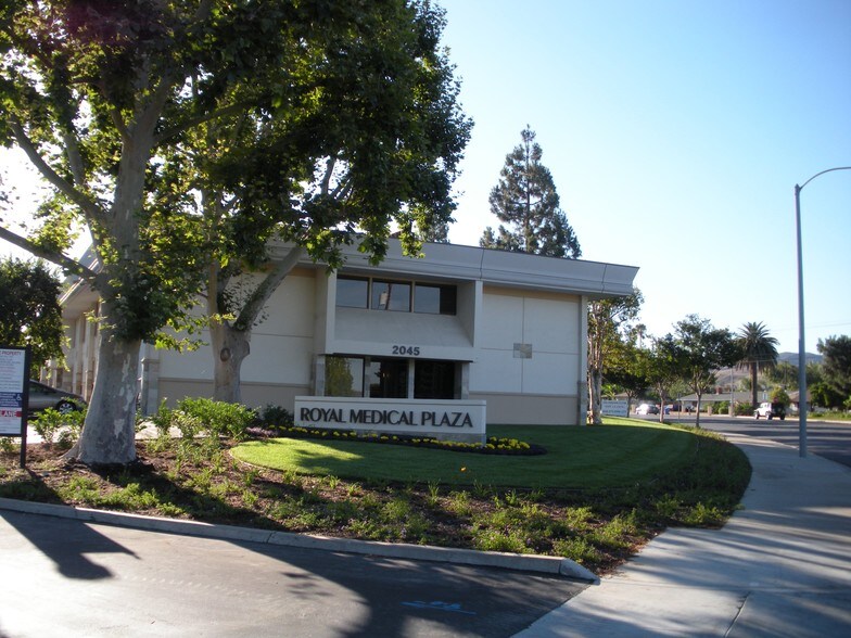 More Photos Of 2045 Royal Ave, Simi Valley Medical For Lease