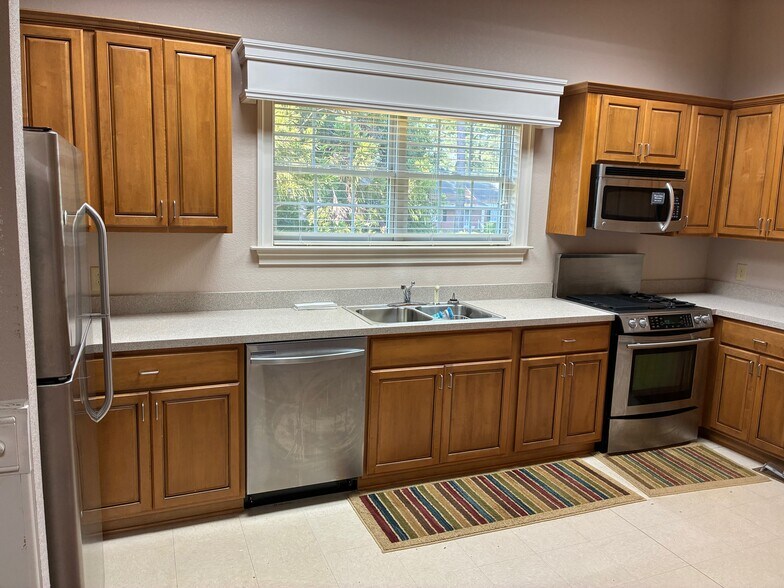 More Photos Of 1880 W City Dr, Elizabeth City Medical For Sale