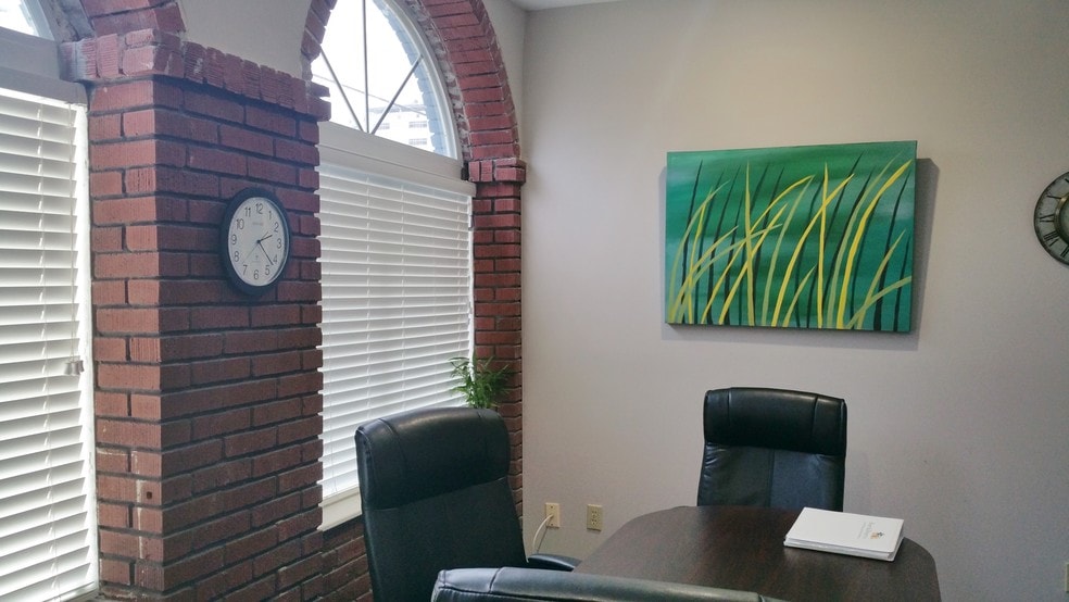 More Photos Of 405 6th St S, Saint Petersburg Office For Sale