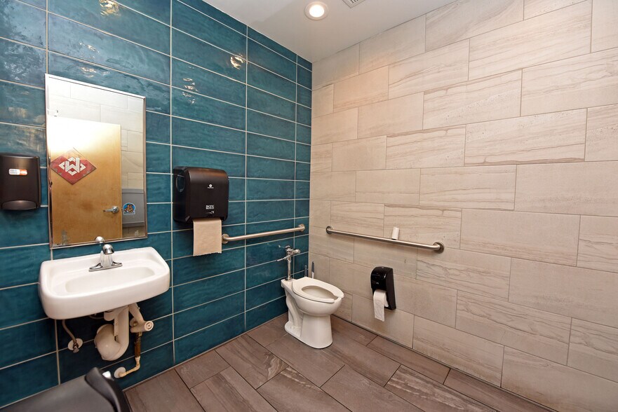 More Photos Of 212 Highland Pky, Ellijay Fast Food For Lease