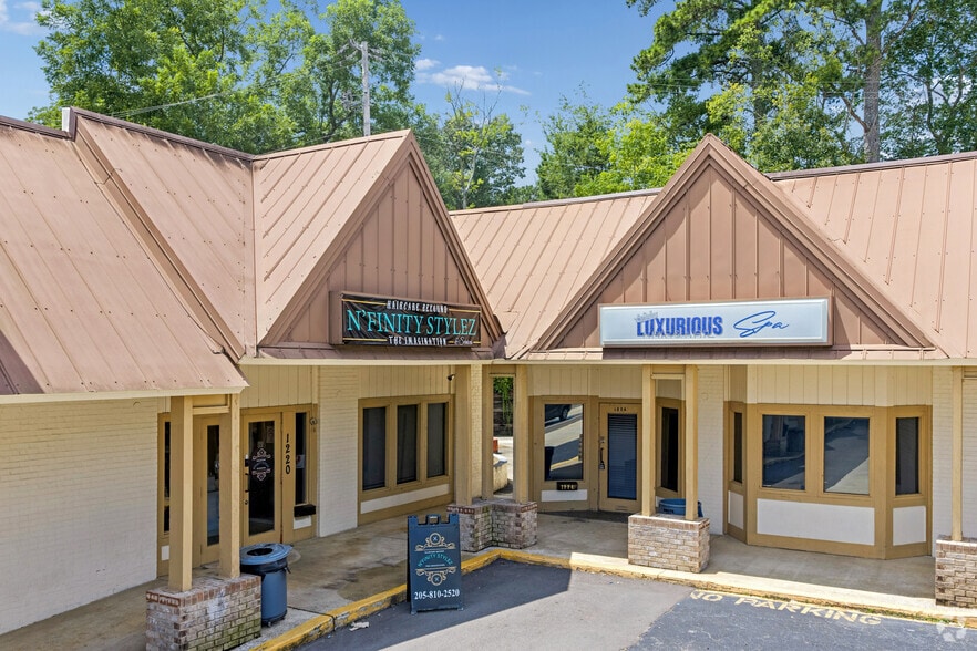 More Photos Of 1200-1248 Center Point Pky, Birmingham Storefront For Sale