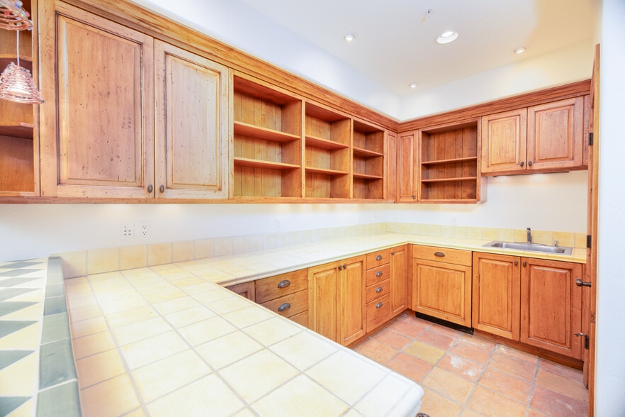 More Photos Of 186 Main St, Park City Freestanding For Sale