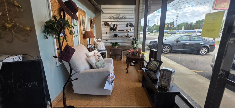 More Photos Of 6020 Davison Rd, Burton Freestanding For Lease