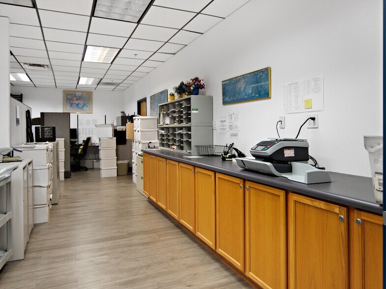 More Photos Of 1201 E Thomas Rd, Phoenix Office For Sale